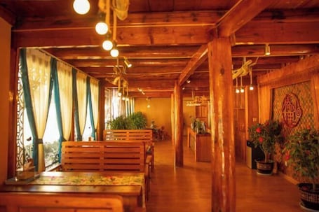 Interior. Spring Breeze Inn