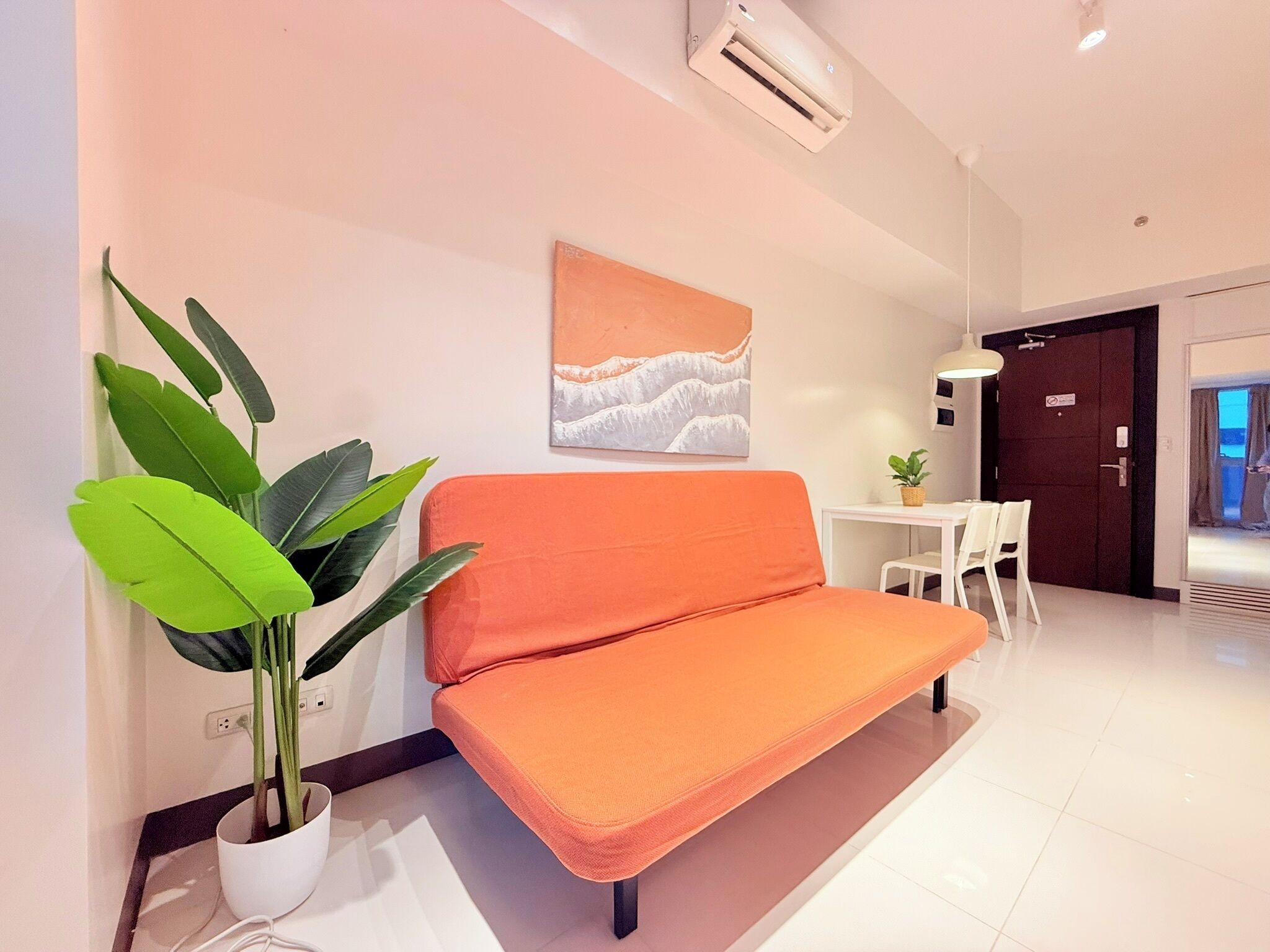 Appartamento Comfort | Area soggiorno | Smart TV 55 pollici con canali digitali, TV