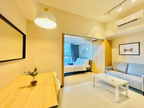 Dining room - Uptown Parksuites 1 (Taguig)