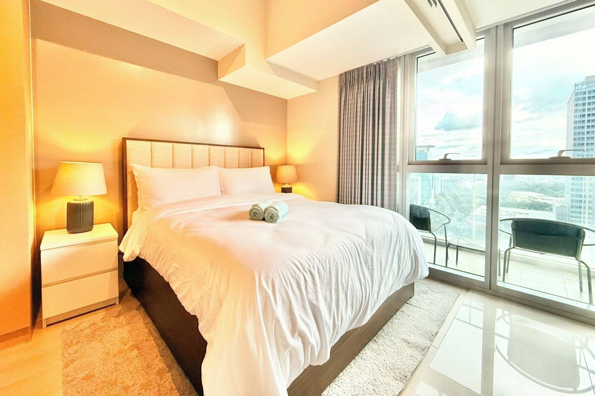 Comfort Condo, Mountain View | Hypo-allergenic bedding available, down comforters, Select Comfort beds