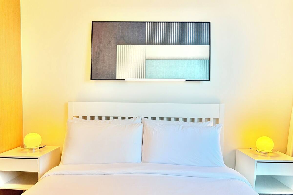 Comfort Condo | Hypo-allergenic bedding available, down comforters, Select Comfort beds