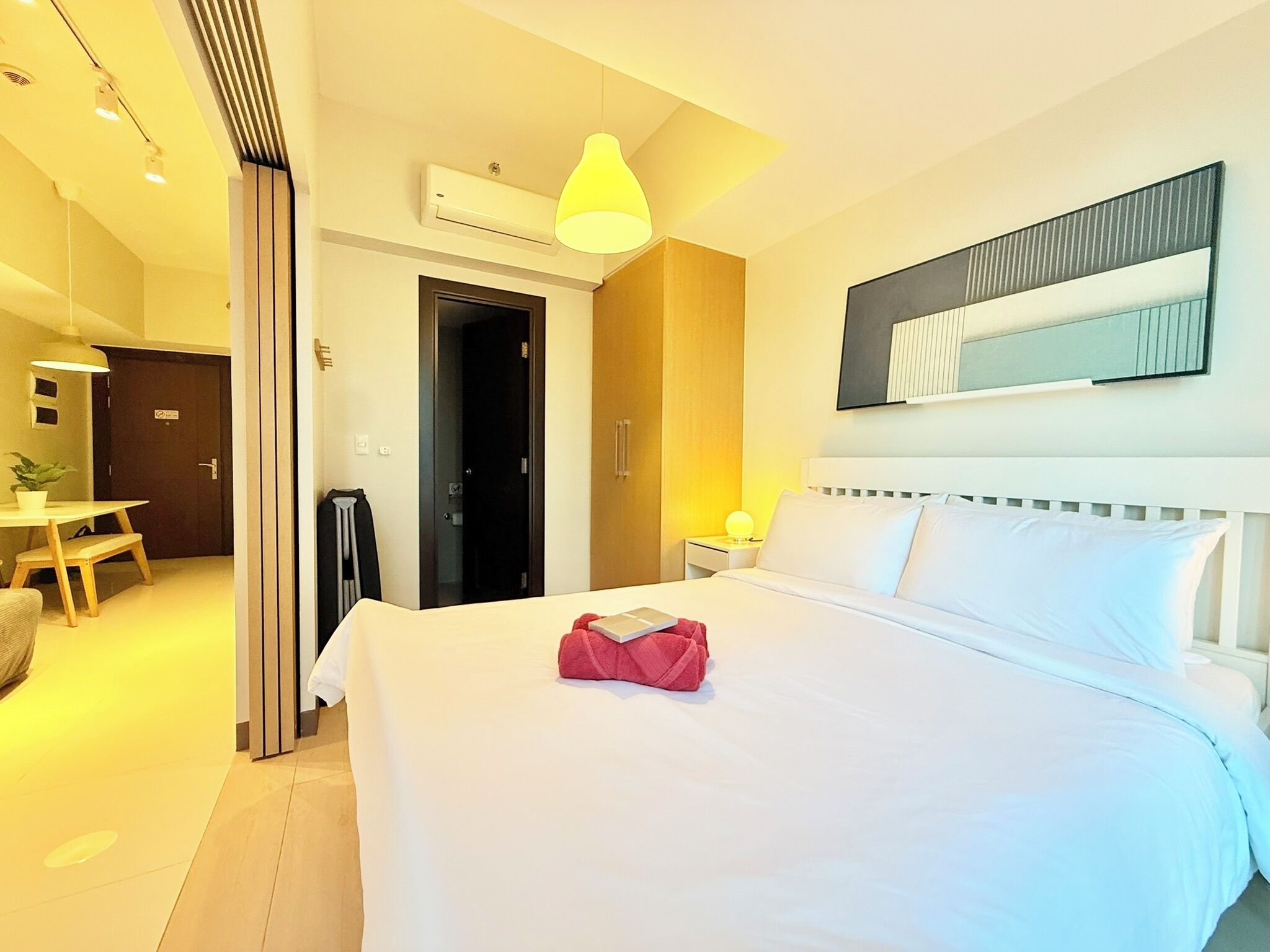 Comfort Condo | Hypo-allergenic bedding, down duvets, Select Comfort beds, desk