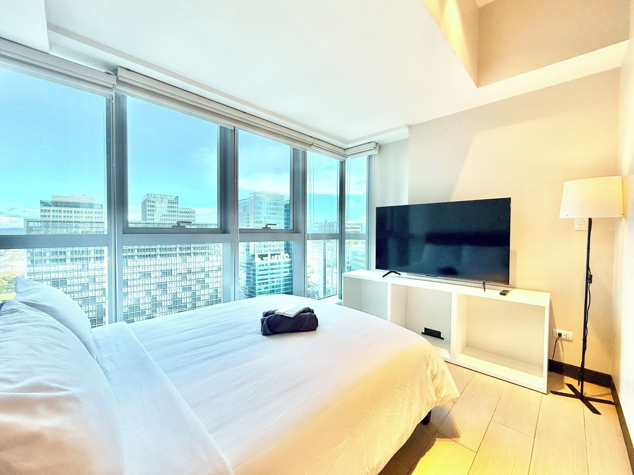 Appartamento Comfort, vista città | Biancheria da letto ipoallergenica, copriletto in piuma