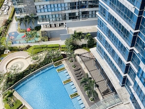 Pool - Uptown Parksuites 1 (Taguig)