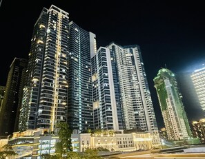 Exterior - Uptown Parksuites 1 (Taguig)