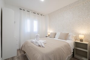 2 bedrooms, iron/ironing board, free WiFi