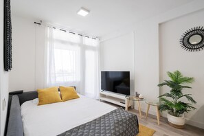 2 bedrooms, iron/ironing board, free WiFi