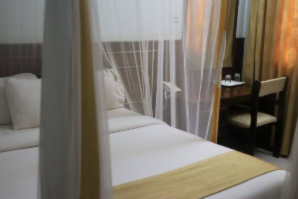 In-room safe, individually decorated, individually furnished, desk