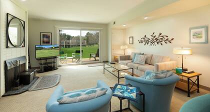 2 bed, 21/2 bath condo, heated pool