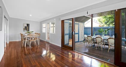 Brisbane Oasis+Spa tennis court
