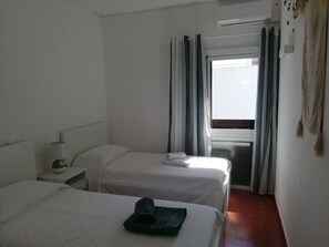 2 bedrooms, iron/ironing board, free WiFi, bed sheets - Monte Gordo - 2 bedroom apartment 0.5 km from the beach for relaxing vacations (Monte Gordo)