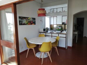 Dining - Monte Gordo - 2 bedroom apartment 0.5 km from the beach for relaxing vacations (Monte Gordo)
