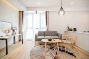 Living area - Zhongjian Suisseplace Apart S Hotel (Shanghai)