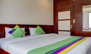Economy Room | Desk, soundproofing, iron/ironing board, bed sheets - Treebo Azure (Varanasi)