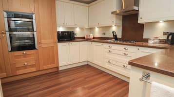 Cottage | Interior