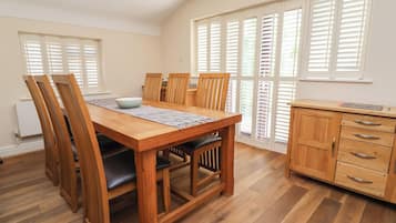 Cottage | Interior