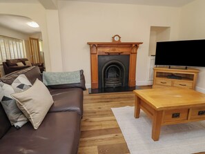Cottage | Interior