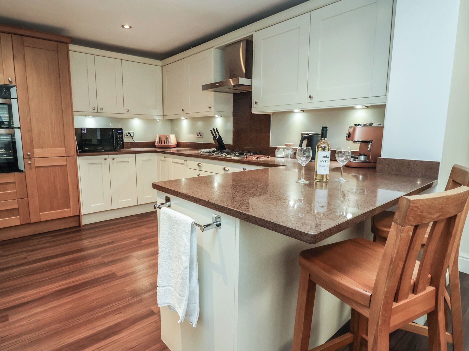 Cottage | Interior