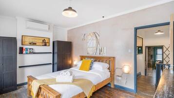 3 bedrooms, iron/ironing board, travel cot, WiFi