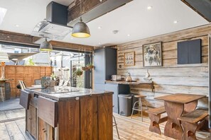 Dining - Stylish House w/ Free Parking, Nr Exeter Centre (Exeter)