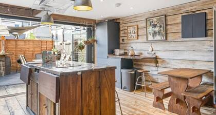 Stylish House w/ Free Parking, Nr Exeter Centre