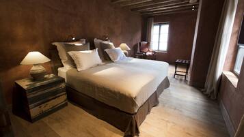 Deluxe-Doppel- oder -Zweibettzimmer | Hochwertige Bettwaren, Daunenbettdecken, individuell dekoriert