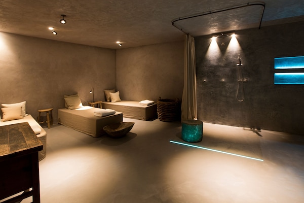 Steam room