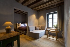 Phòng đơn Deluxe | Phòng tắm | Vòi sen phun mưa, đồ dùng nhà tắm miễn phí, máy sấy tóc 