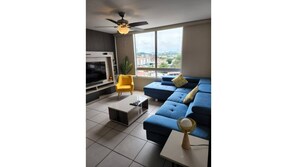 Smart TV - Spacious apt. Vía España with 3 bedrooms and 2 bathrooms. (Panamá)