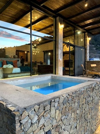 Exterior. Vive Libre Travel Club