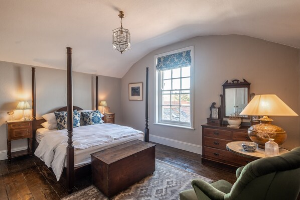 2 bedrooms, iron/ironing board, travel crib, free WiFi
