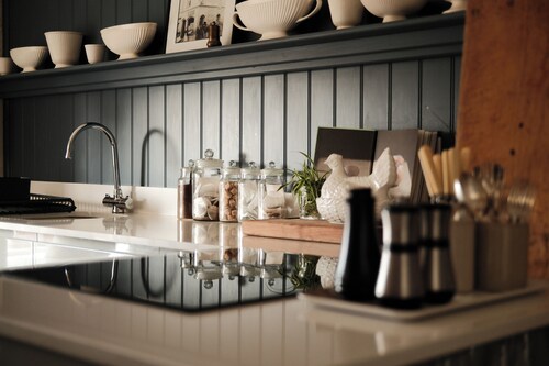 Sarah's - A Georgian townhouse apartment in the heart of historic Holt.