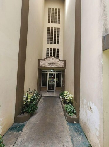 Quiet and cozy apartment: 2 bedrooms 2 bathrooms and balcony. 