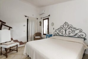 3 Schlafzimmer, Reisekinderbett