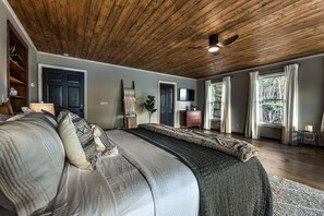 3 chambres, fer et planche Ă repasser