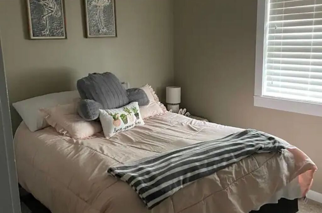 3 dormitoris, planxa i posts de planxar, wifi gratuïta i roba de llit 