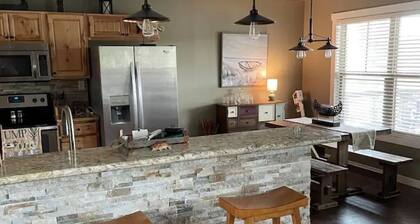 Cute and Cozy Lakehouse