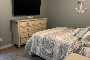 3 bedrooms, iron/ironing board, free WiFi, bed sheets
