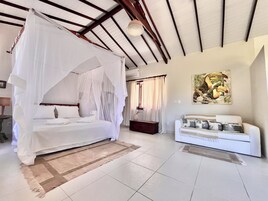 Loft Confort | Minibar, decoración individual, mobiliario individual y escritorio