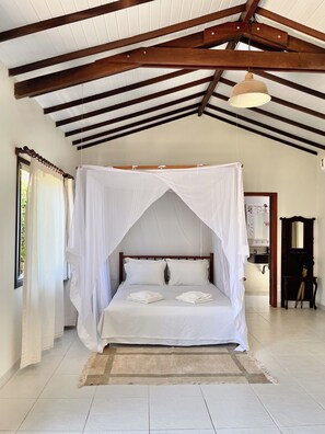 Comfort Loft | 1 bedroom, minibar, individually decorated, individually furnished