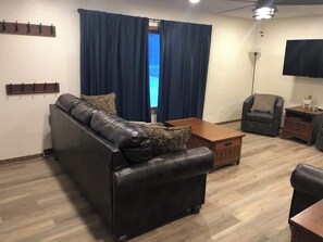 TV, offices - Spacious Family Home with Indoor Hot Tub & Playset (Sioux Falls)
