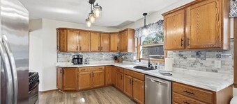 Spacious Family Home with Indoor Hot Tub & Playset