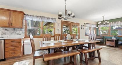 Spacious Family Home with Indoor Hot Tub & Playset