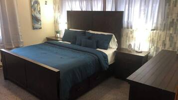 4 Schlafzimmer, Bügeleisen/Bügelbrett, Reisekinderbett, WLAN