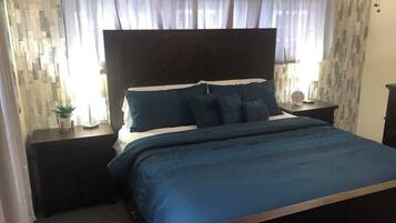 4 chambres, fer et planche à repasser, lit parapluie, Wi-Fi