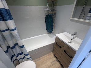 Shower, toilet paper