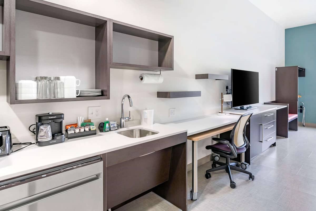 in-room safe, bed sheets