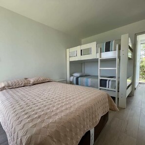 4 bedrooms, WiFi, bed sheets - HOP Odaiba: Lagoon View, Steps from the Sea (Chincha Baja)