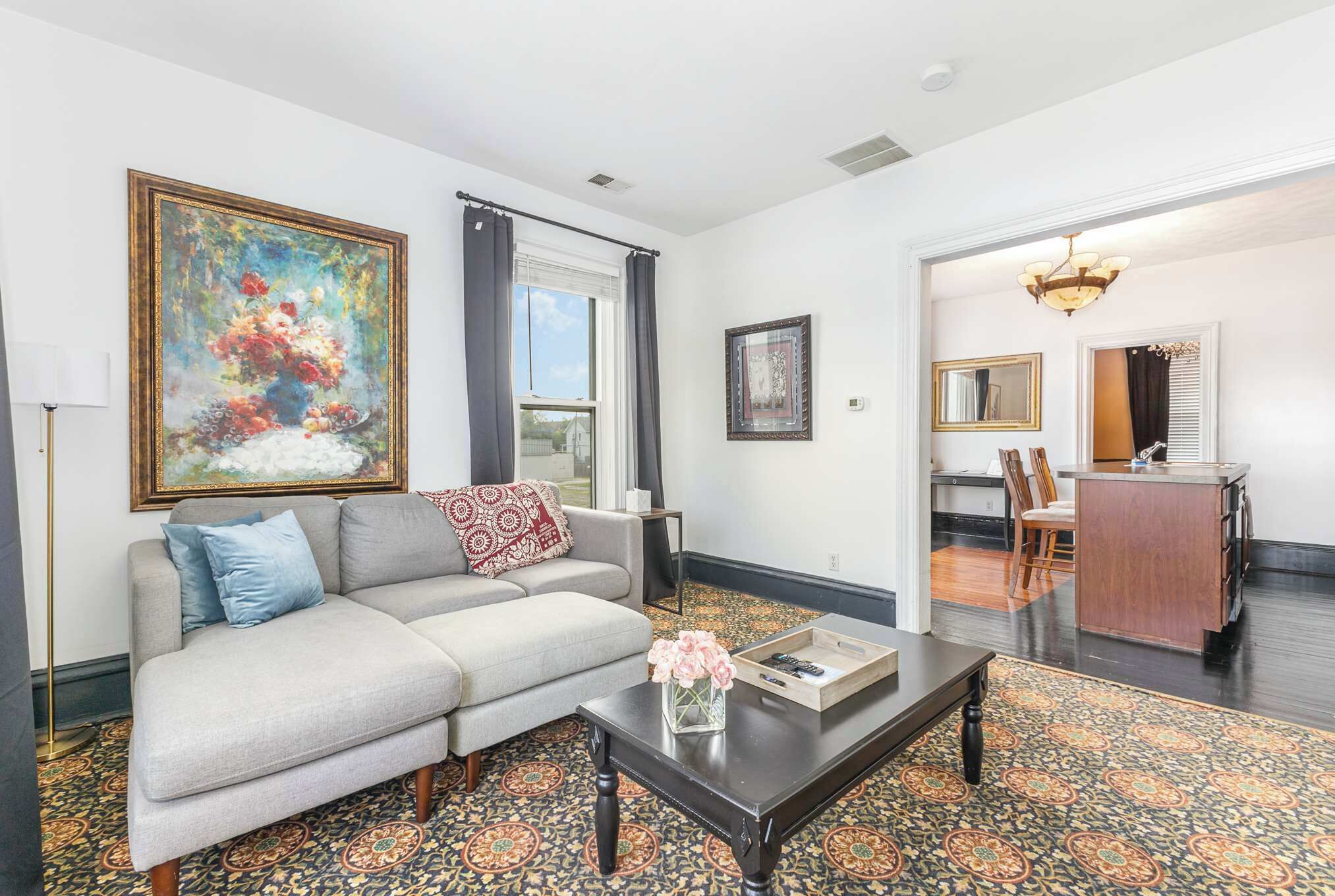 Télévision à écran plat, espaces bureaux