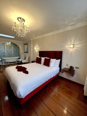 Premium Double Room | Desk, free WiFi, bed sheets - Dakani Hotel Boutique  (Quito)